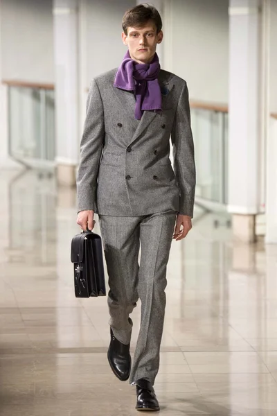 Look 1